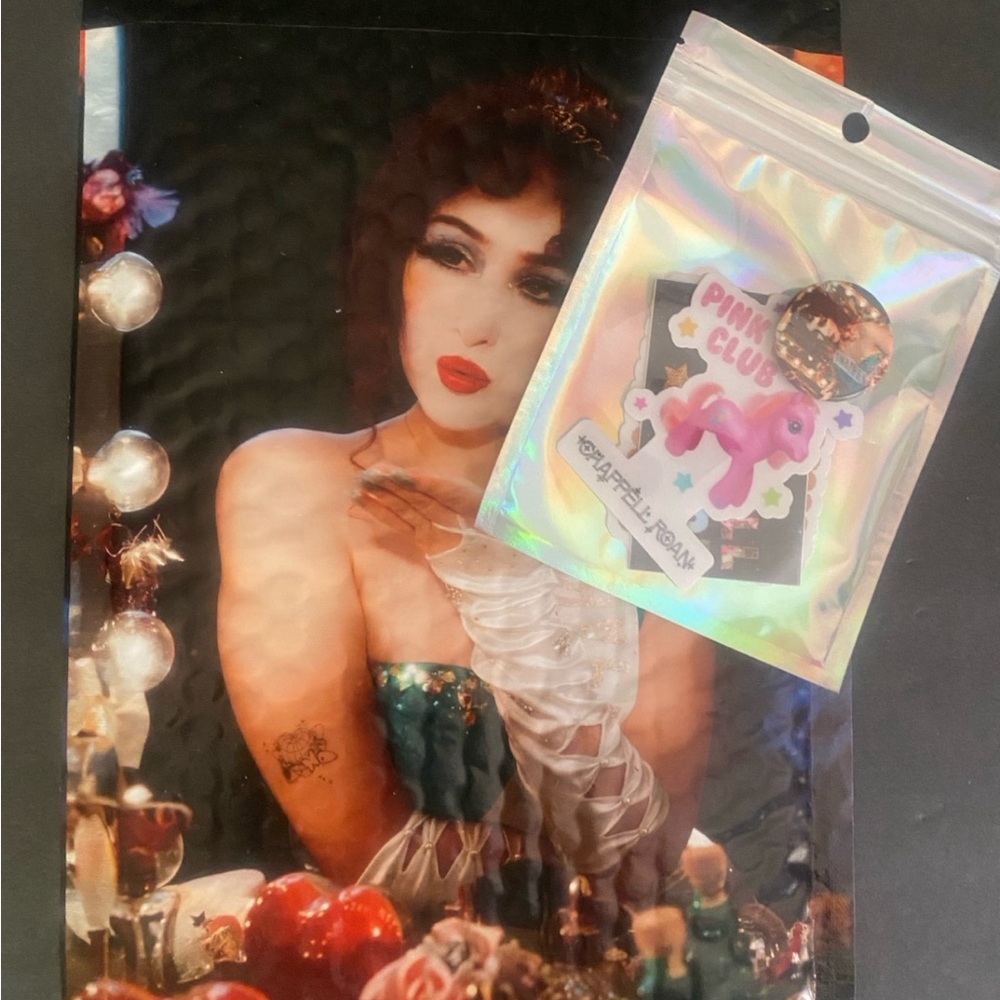 CHAPPELL ROAN PINK PONY
CLUB PROMO SET MINT !!